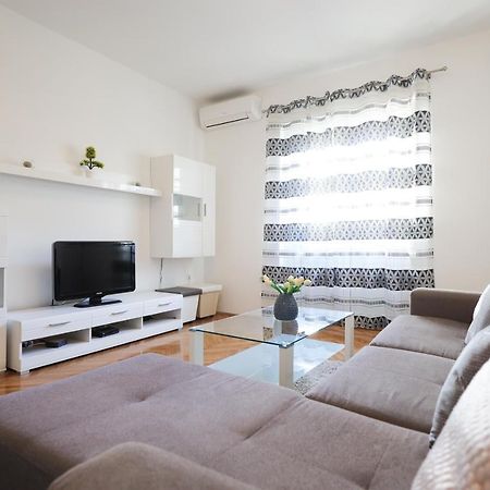 Apartmán Zara City Center Exteriér fotografie