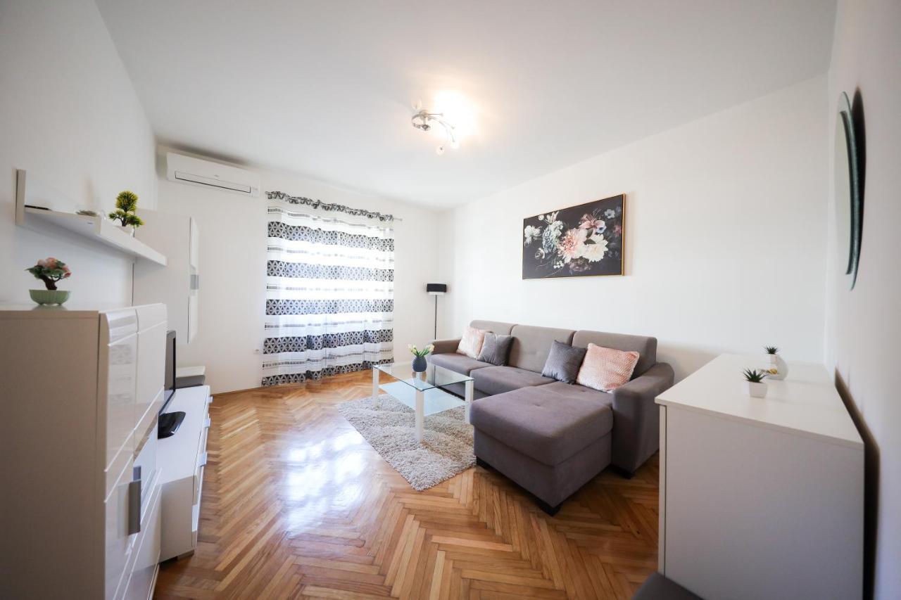 Apartmán Zara City Center Exteriér fotografie