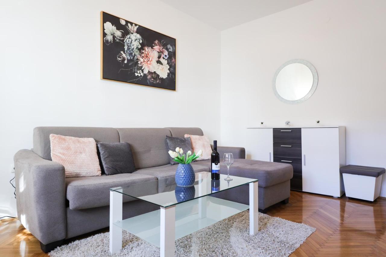 Apartmán Zara City Center Exteriér fotografie